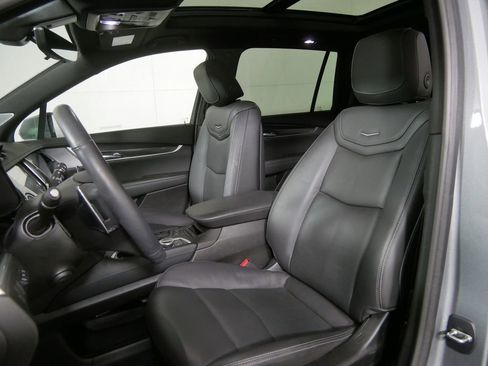 Used 2024 Cadillac XT6 Sport image 10