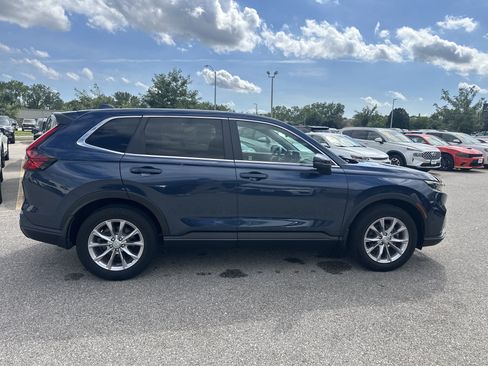 Used 2024 Honda CR-V EX image 3