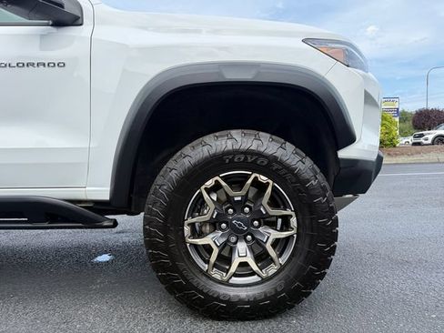 Used 2023 Chevrolet Colorado ZR2 w/ ZR2 Convenience Package III AWD/4WD image 28