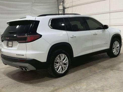 Used 2025 GMC Acadia Elevation w/ Elevation Premium Package FWD image 4