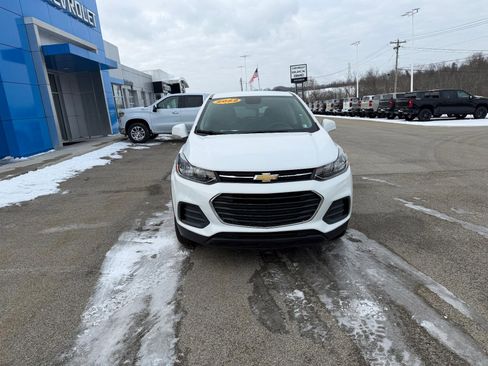 Certified 2022 Chevrolet Trax LS w/ Tint and Cruise Package image 10