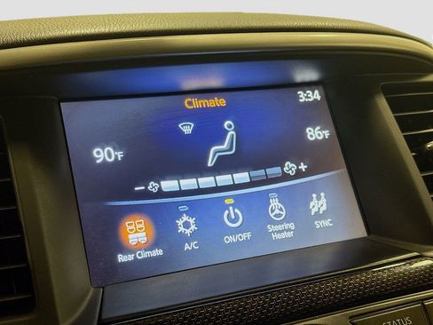 Used 2020 Nissan Pathfinder SL image 19