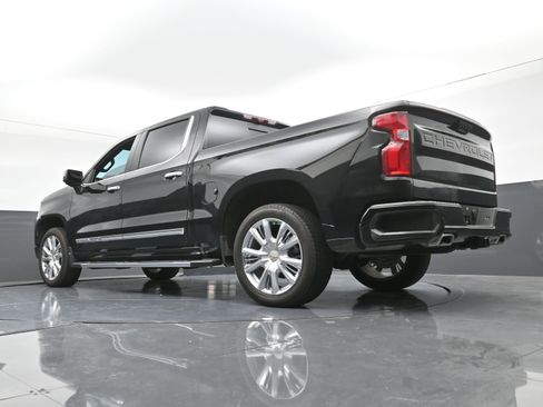 Used 2025 Chevrolet Silverado 1500 High Country w/ High Country Premium Package image 30