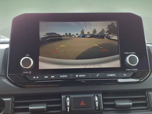 Used 2025 Nissan Pathfinder S AWD/4WD image 24