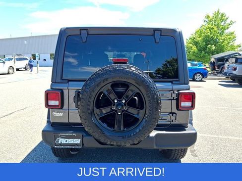 Used 2022 Jeep Wrangler Unlimited Sport AWD/4WD image 5
