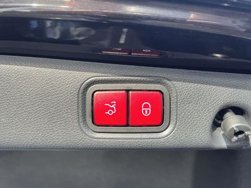 Used 2021 Mercedes-Benz E 53 AMG 4MATIC Sedan w/ Driver Assistance Package image 9