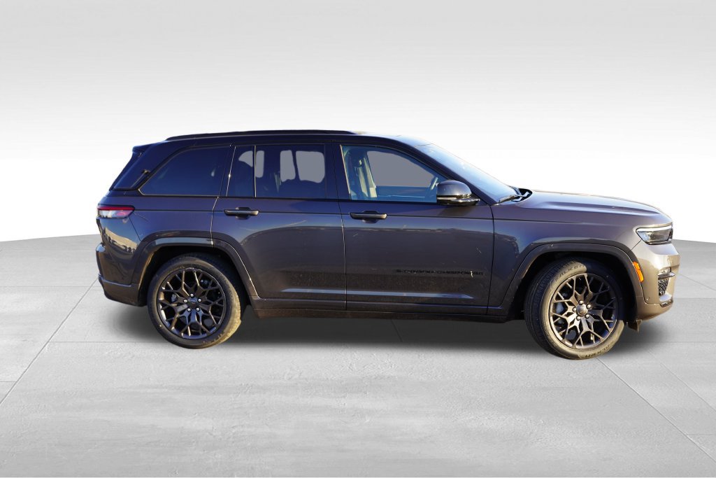 Certified 2025 Jeep Grand Cherokee Summit w/ Obsidian Package AWD/4WD image 4
