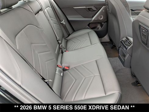 New 2026 BMW 550e xDrive image 28