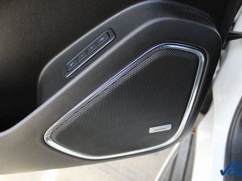 Used 2020 GMC Yukon XL SLT image 18