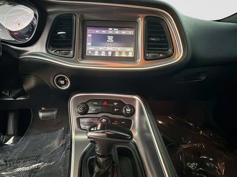 Used 2020 Dodge Challenger SXT RWD image 27