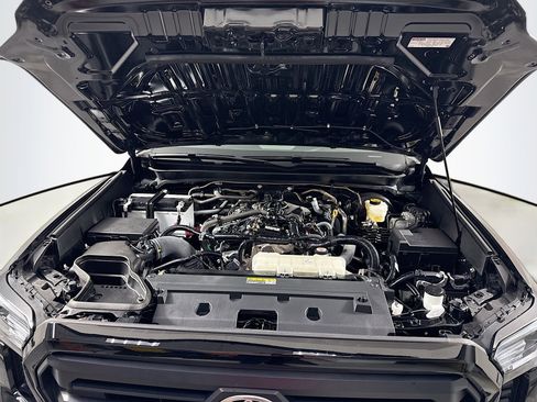 Certified 2025 Toyota Tacoma SR5 image 26
