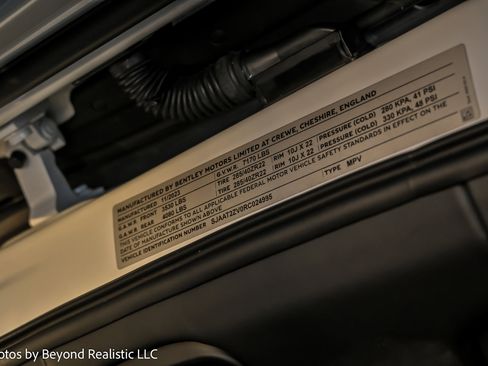 Used 2024 Bentley Bentayga image 53