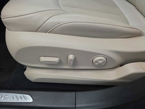 Used 2020 Buick Envision Preferred image 16