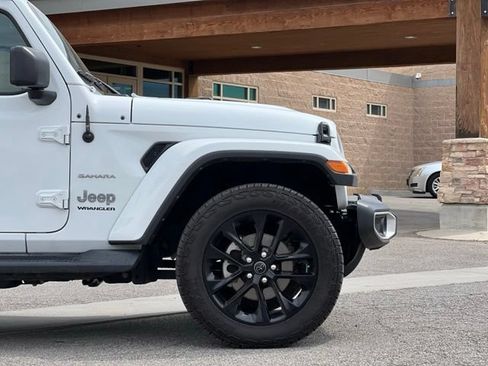 Used 2023 Jeep Wrangler Unlimited Sahara w/ Cold Weather Group AWD/4WD image 11