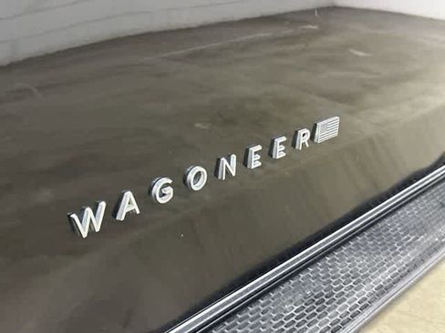 Used 2022 Jeep Wagoneer Series III w/ Convenience Group I AWD/4WD image 29