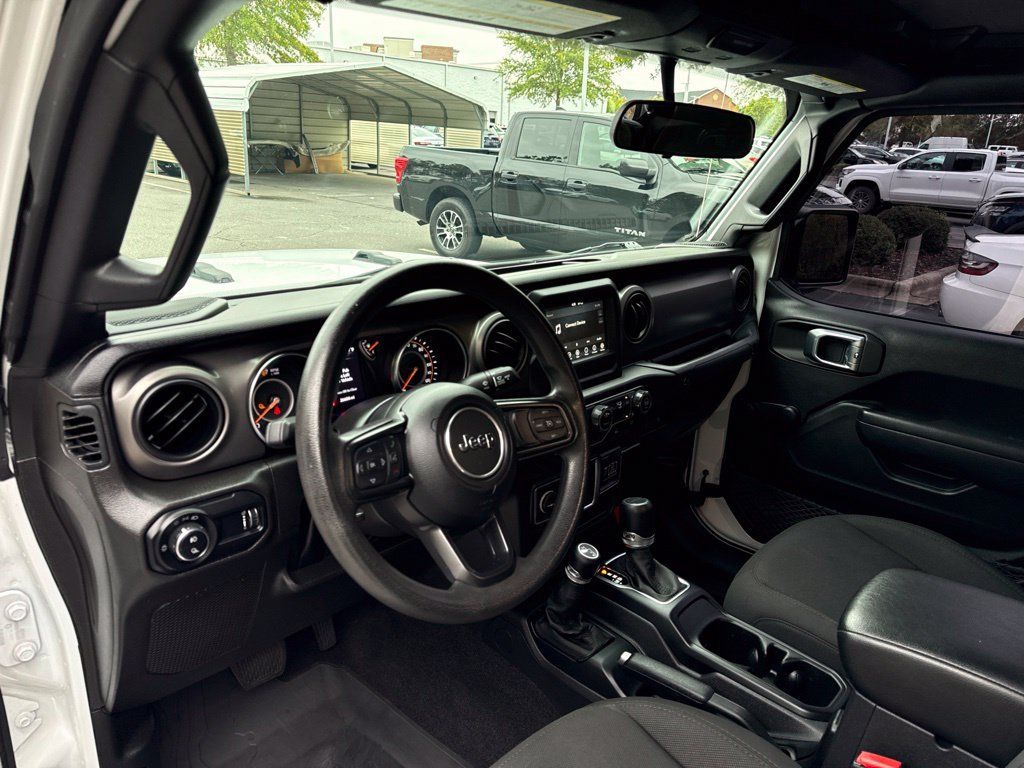 Used 2023 Jeep Gladiator Sport w/ Trailer Tow Package AWD/4WD image 17