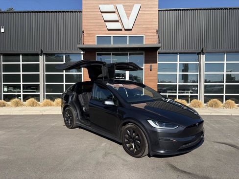 Used 2024 Tesla Model X AWD/4WD image 1