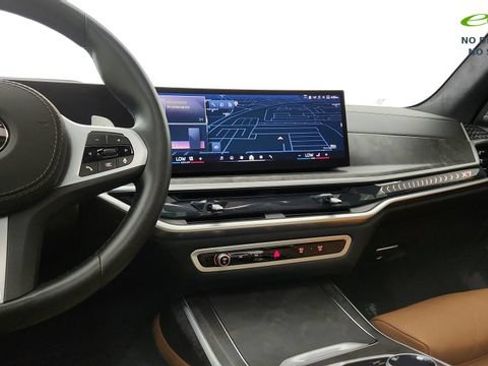 Used 2025 BMW X7 xDrive40i w/ M Sport Package AWD/4WD image 67