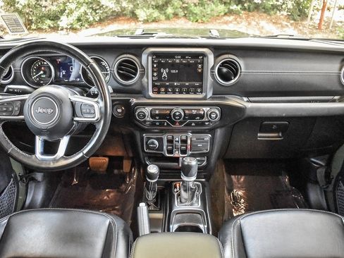 Used 2022 Jeep Wrangler Unlimited Sahara image 11