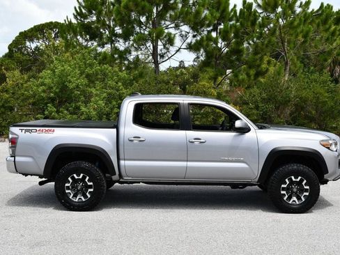 Used 2020 Toyota Tacoma TRD Off-Road AWD/4WD image 36