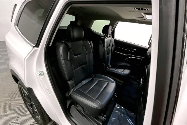 Used 2025 Kia Telluride S AWD/4WD image 26