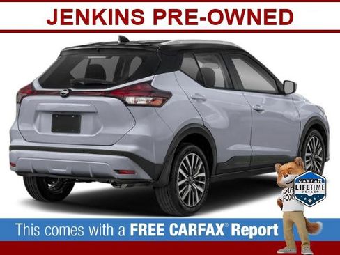Used 2023 Nissan Kicks SV image 2