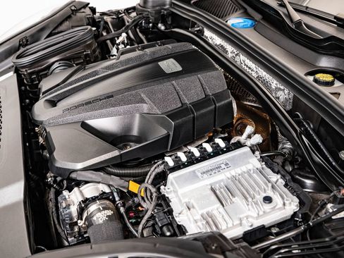 Certified 2023 Porsche Macan S AWD/4WD image 57