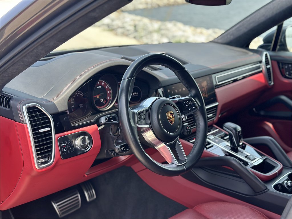 Used 2022 Porsche Cayenne GTS AWD/4WD image 16