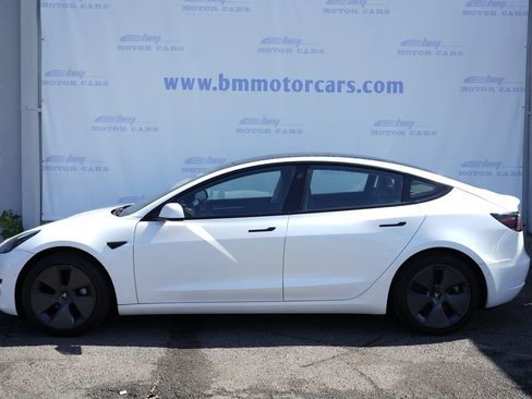 Used 2021 Tesla Model 3 Standard Range Plus RWD image 4