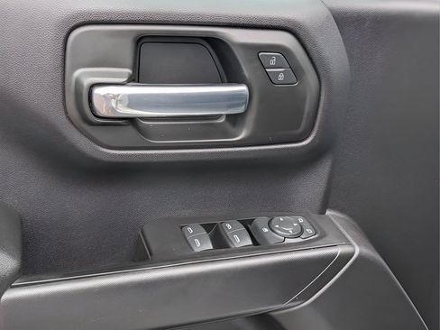 Used 2019 Chevrolet Silverado 1500 Custom Trail Boss w/ Custom Convenience Package AWD/4WD image 16