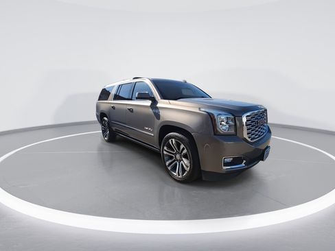 Used 2019 GMC Yukon XL Denali w/ Denali Ultimate Package image 2