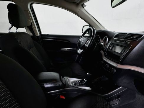 Used 2020 Dodge Journey SE w/ SE Popular Equipment Group FWD image 26