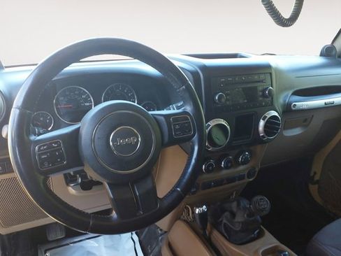 Used 2013 Jeep Wrangler Rubicon w/ Connectivity Group AWD/4WD image 10