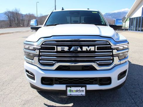 Used 2026 RAM 2500 Laramie AWD/4WD image 2