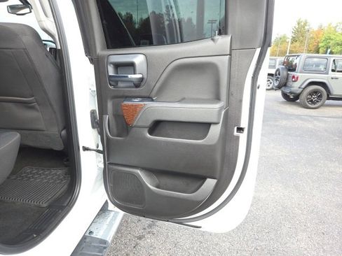 Used 2018 GMC Sierra 1500 SLE image 44