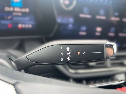 Used 2024 Chevrolet Equinox EV RS image 32