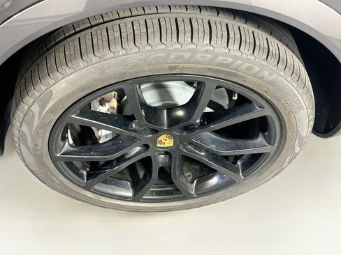 Used 2019 Porsche Cayenne Turbo AWD/4WD image 32