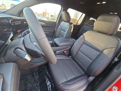 New 2026 Chevrolet Traverse LT image 14