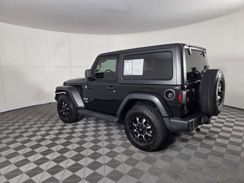 Used 2019 Jeep Wrangler Sport AWD/4WD image 6