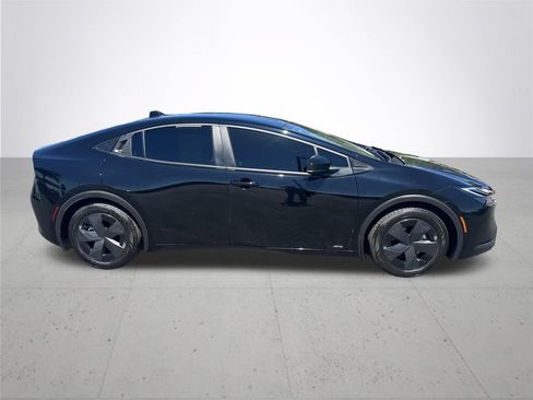 Used 2026 Toyota Prius LE AWD/4WD image 6