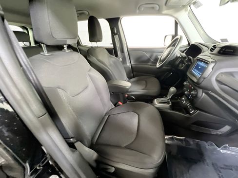 Used 2019 Jeep Renegade Altitude w/ Quick Order Package 2XM image 25