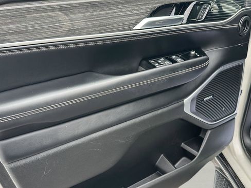 Used 2022 Jeep Wagoneer Series II image 8