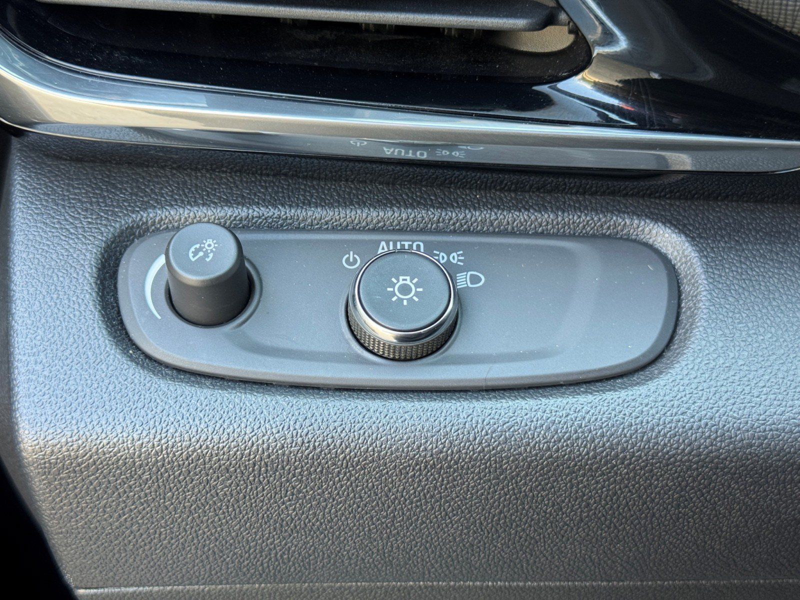 Used 2024 Buick Envista Avenir FWD image 17