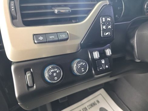 Used 2019 GMC Yukon Denali w/ Denali Ultimate Package image 15
