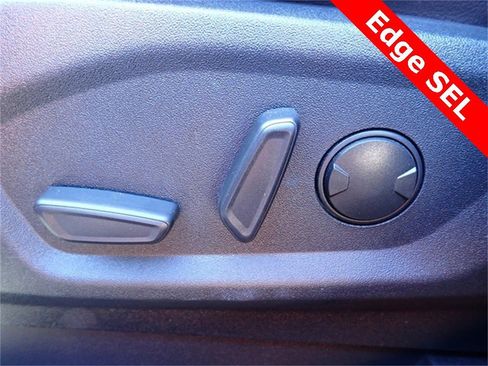Used 2024 Ford Edge SEL image 22