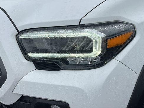 Used 2023 Toyota Tacoma TRD Off-Road image 7