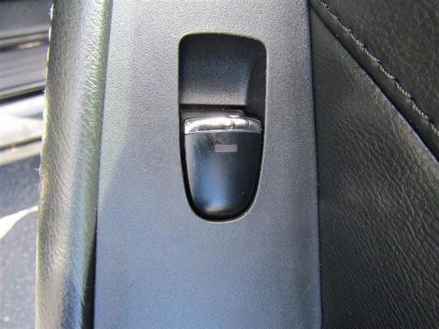 Used 2018 Nissan Maxima 3.5 SL image 32