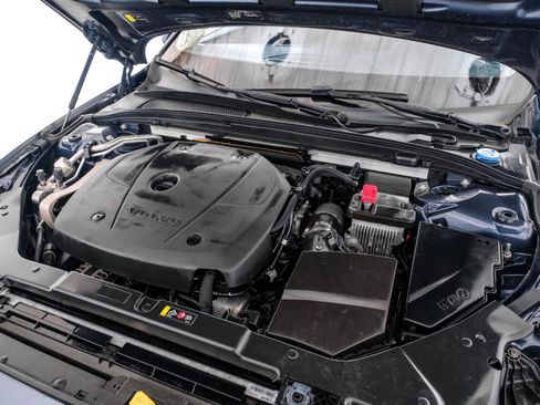 Used 2021 Volvo S60 T5 Momentum image 41