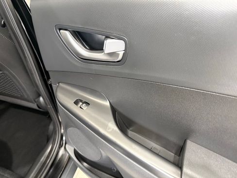 Used 2023 Hyundai Kona SE image 25