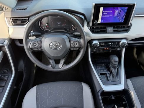 Used 2025 Toyota RAV4 XLE FWD image 12